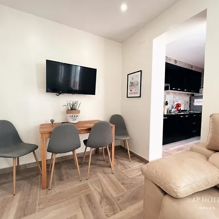 Ap Navas アパートホテル